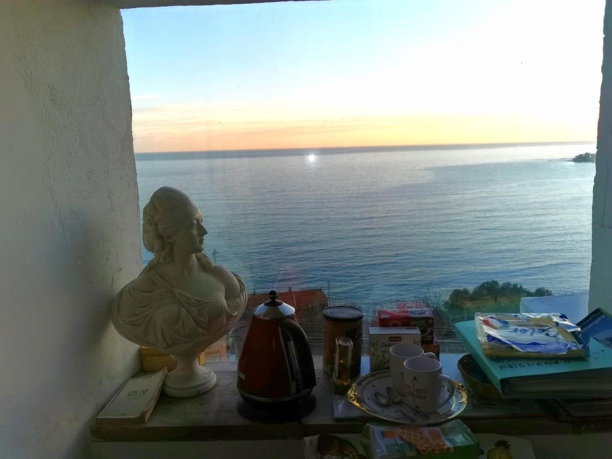 Romantic Casa Lorenzina Affittacamere Ventimiglia Exteriér fotografie